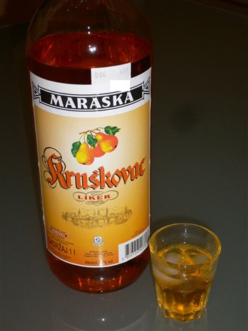 Liquore KRUSKOVAC  alle pere Croazia 002.jpg