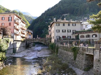 Morbegno in cantina 09-10-06 030.jpg